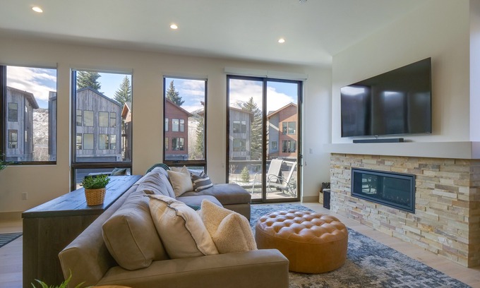 Silverthorne Cabaña | 10 Mi to Ski: Mtn-view Gem in Silverthorne
