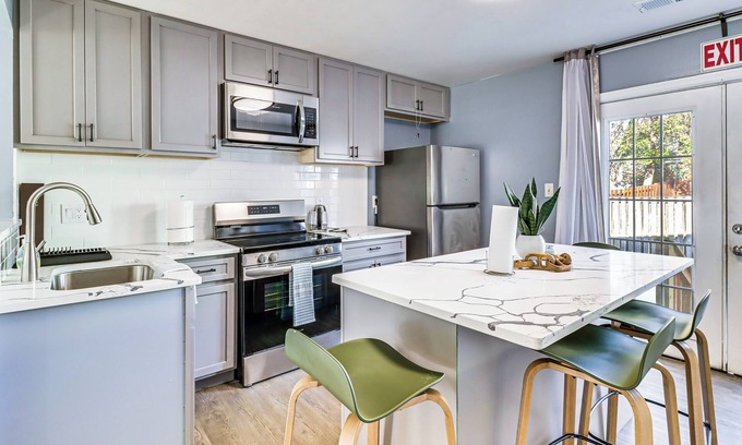 East Riverdale Casa | 10 Mi to Washington, DC: Modern Riverdale Park Gem
