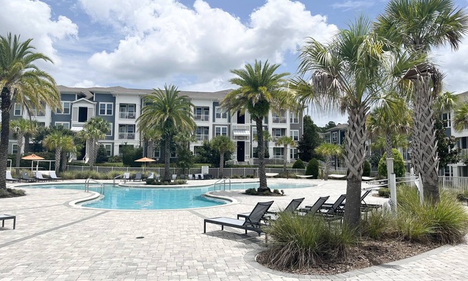 Gainesville Condominio | 10 min drive to UF condo with balcony + game room and pool