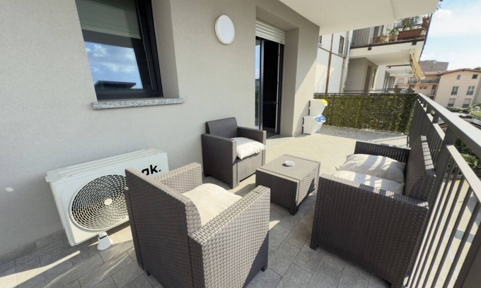 Villapizzone Apartamento | 10 Min from Fiera Milano with Largo Terrazzo