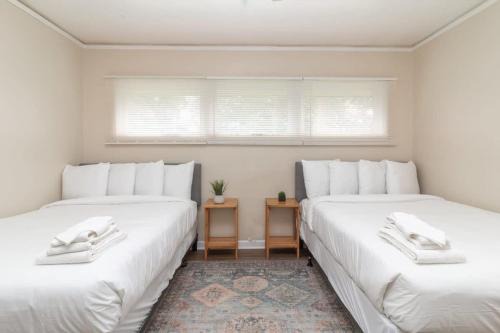 Columbus Casa | 10 Min to Downtown Close to Dining-Boxwood Beauty