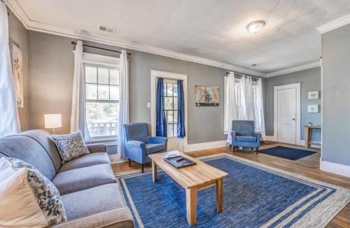 Memphis Casa | 10 Min to U of Memphis-Rozelle Retreat Left Unit