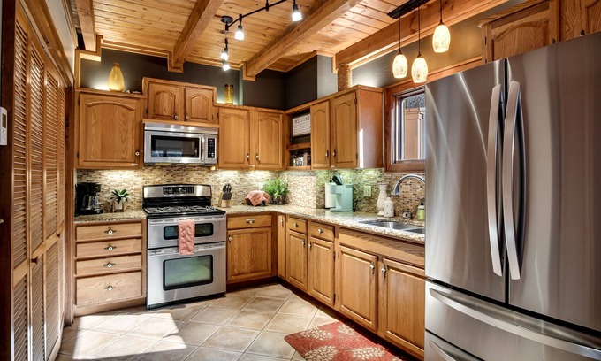 Cullowhee Cabina | 10 min. to WCU, New Hot Tub, Massive Private Deck!