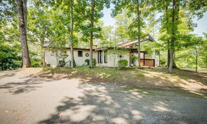 Piney Flats Casa | 10 mins to Bristol Motor Speedway and the Tri-Cities Airport