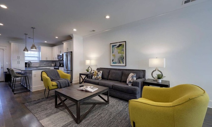 Charlotte Park Casa | 10 Mins To Broadway - West Side Charmer