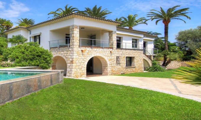 Pointe Croisette Villa | 10-minute walk to town center - Contemporary villa