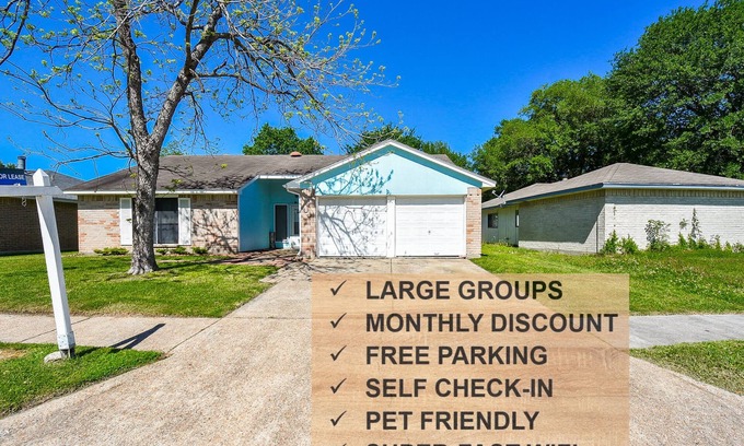 Humble Casa | 10 Minutes from IAH and Mall, Newly Rehabbed