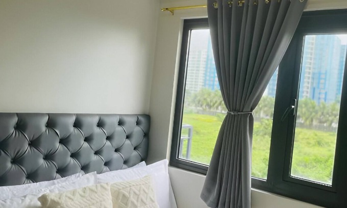 Tambo Condominio | 10 minutes from Mall of Asia | Cozy Condo with Hot Shower & Balcony