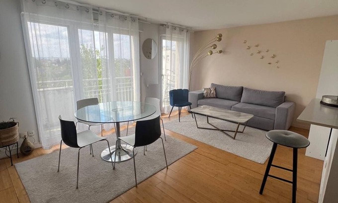 Bobigny Apartamento | ✨ 10 minutes from Paris - Lovely Apartment & Spacious ✨