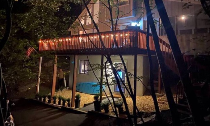 Bushkill Chalet De Esquí | 10 minutes from Shawnee Ski Resort or Hike Bushkill Falls, Poconos