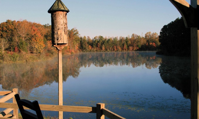 Alton Cabaña | 10 minutes from VIR. Great bass fishing! Rustic cottage on large private pond.