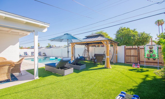 Cox Heights Casa | 10 minutes to Old Town! Heated pool, hot tub and game room