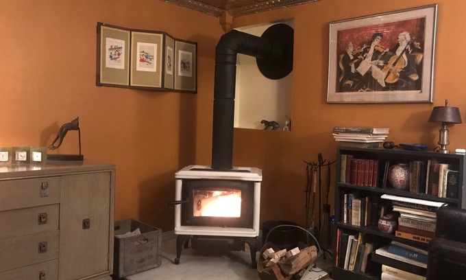 Housatonic Otro | 10 Minutes to Ski Butternut! Dogs Welcome!