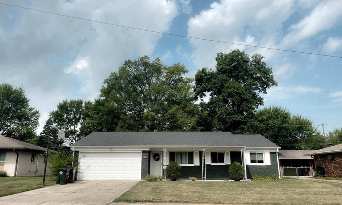 Fairborn Casa | 10 Minutes to the National Museum of the US Air Force.