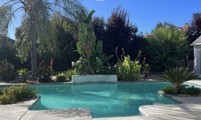 Dixon Casa | 10 Minutes to UC Davis Napa 40min Sac 30 and Lake Tahoe 3 hrs OFF 80 eateries!