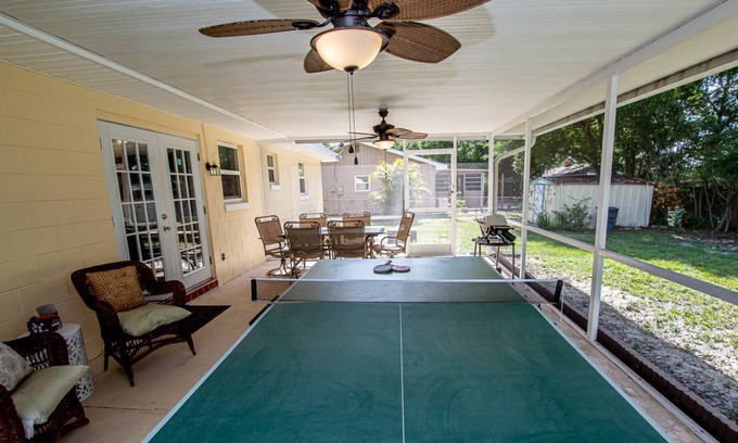 Cypress Gardens Casa | 10% Off Thru 2/28~Family Fun Times~Pet Friendly~Foosball~Ping Pong~45 minutes to Disney