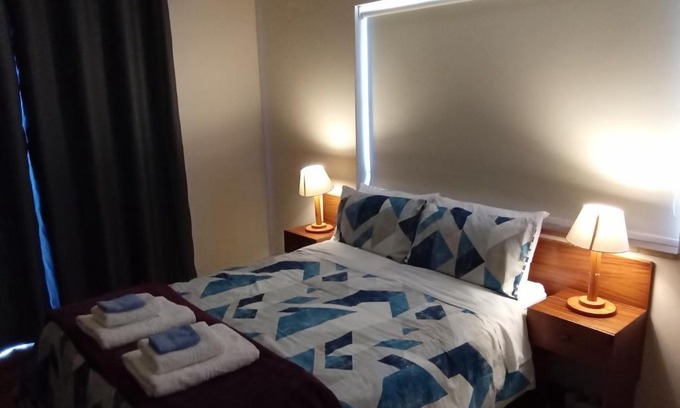 Paarl Cama Y Desayuno | 10 on Fairview B&B