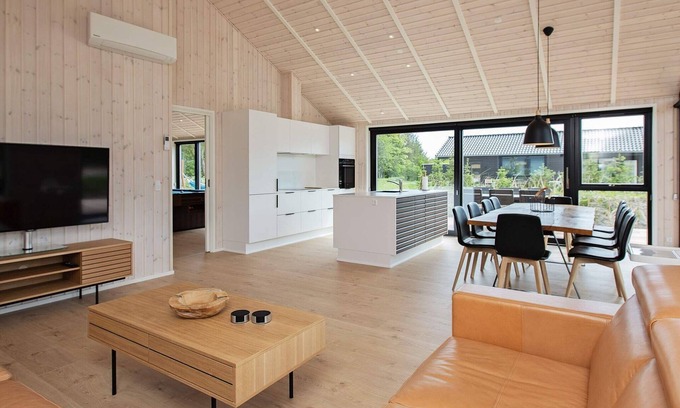Sæby Casa | 10 person holiday home in Sæby