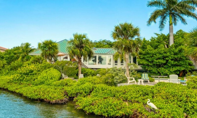 Wulfert Casa | $100 Bubble Room Gift Certificate for bookings made for 2025. Fabulous House !