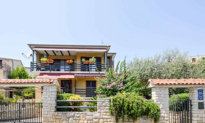 Pjescana Uvala Apartamento | 100 m² Apartamento ∙ 3 habitaciones ∙ 5 huéspedes