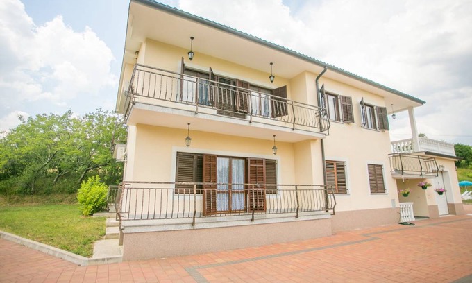 Buzet Apartamento | 100 m² Apartamento ∙ 2 habitaciones ∙ 4 personas