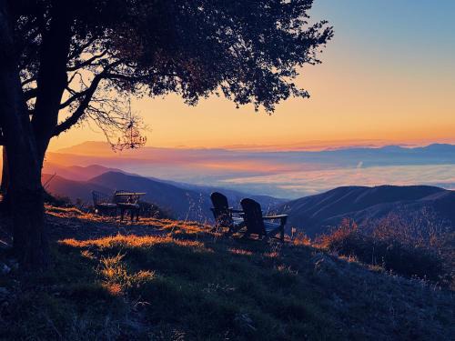 Crestline Casa | 100 Mile View-Fire Pit, Romantic, Peaceful, Private