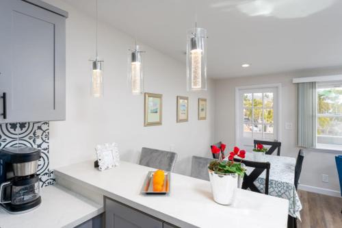 Laguna Beach Casa | 100 PERCENT NEW STUNNING HUGE HOME, GARDEN BEACH, RESERVED Parking