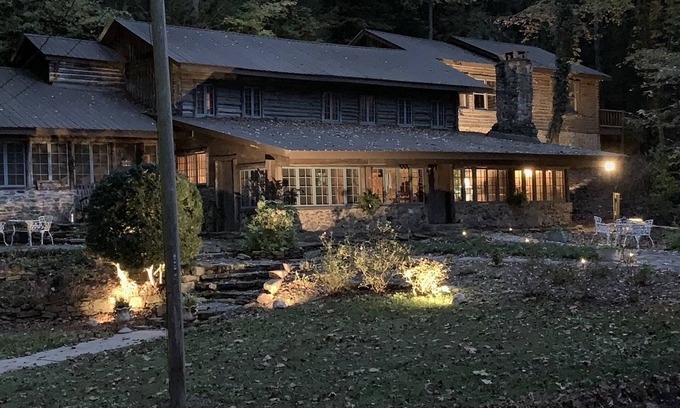 Dahlonega Casa | Cabaña de 100 años en el río Chestatee, bodegas, tubos, pesca y más