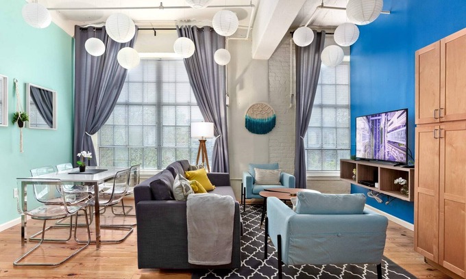 Downtown Apartamento | 100 Year-Old Historic Brick 2BR Loft High Ceiling5