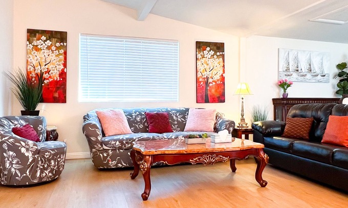 Sherwood Forest and Thistle Development Casa | 10001☘️☘️Spacious single house 6B4Ba near Disney and Knott's Berry Farm.