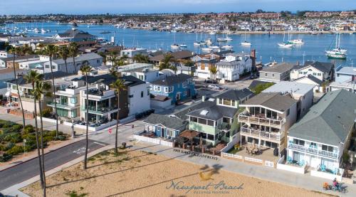 Balboa Peninsula Casa | 1002 E Oceanfront