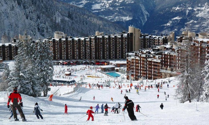 Macot-la-Plagne Apartamento | 100m from ski slopes, 9th floor, view ski slopes, swimming pool, balcony, tv, ski locker, 35m²