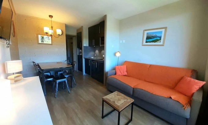 Saint-Julien-Mont-Denis Apartamento | 100m del centro estación, 4.o piso, vista montaña, balcón, tv, local para esquís, 23m², La Plagne