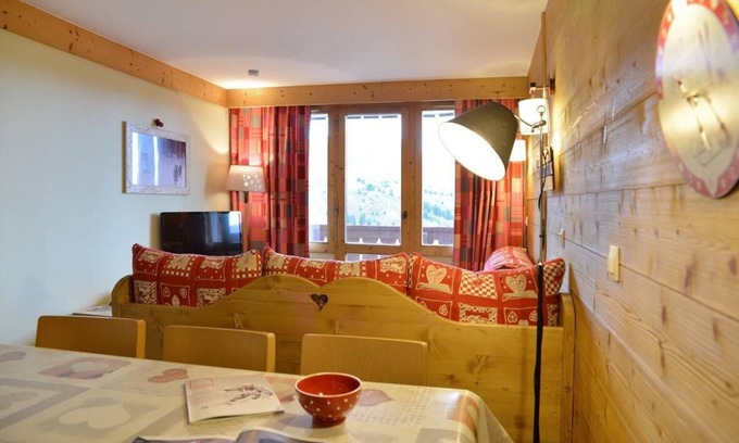 Belle Plagne Apartamento | 100m from resort center, 5th floor, balcony, tv, 48m², La Plagne