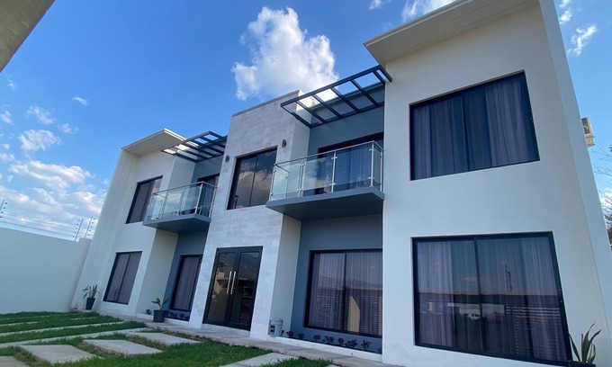Comayagua Apartamento | 101 Charming 2-bedroom apartment in welcoming Palmerola with AC
