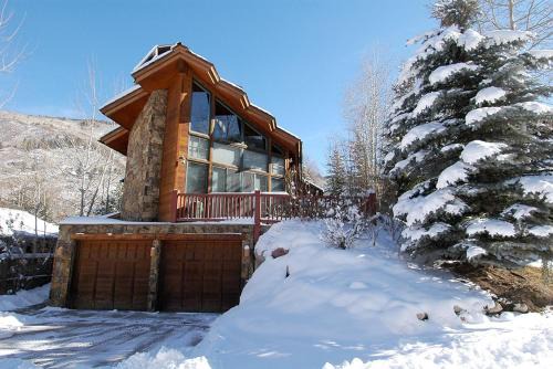 Aspen Casa | 101 Park Avenue, Expansive Private Home in East Aspen, Walking Distance to Town