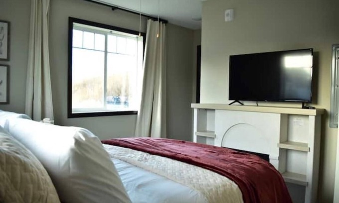 Rosemount Apartamento | 102 - New, Modern & Comfortable 1 Bedroom Apt