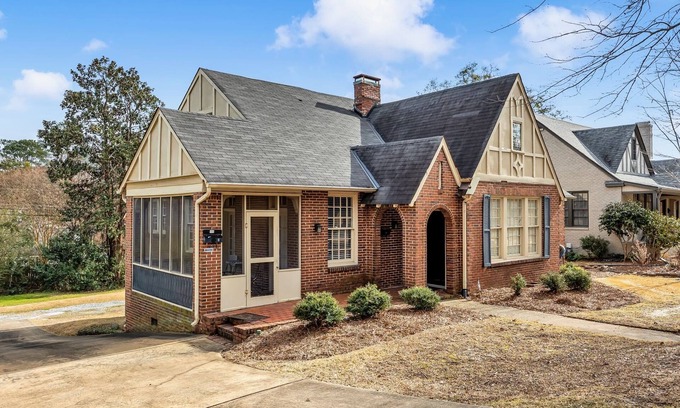 Columbus Casa | 102 year old historic home in quiet park district comfy and quiet