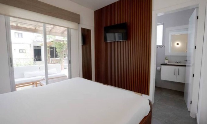 Barrio Urdesa Condominio | 103 1BR/1BA PragaApts Parking US Consulate
