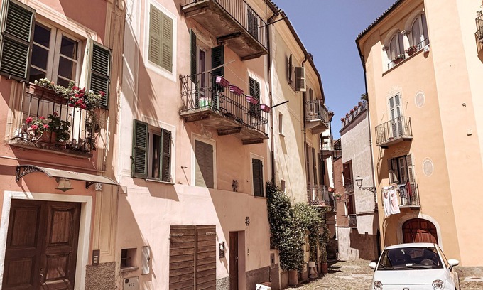 Acqui Terme Apartamento | 105 sqm, 2 bedrooms, 2 bathrooms, up to 4 guests (2 adults + 2 children)