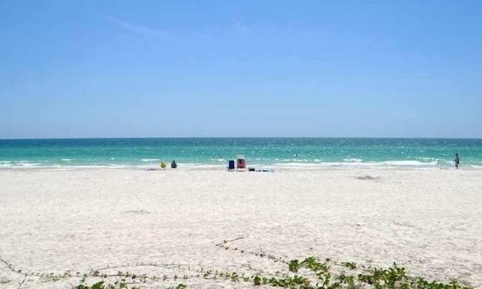 Bradenton Beach Casa | 105a 12th Street South Back 2 Bedroom Apts by RedAwning