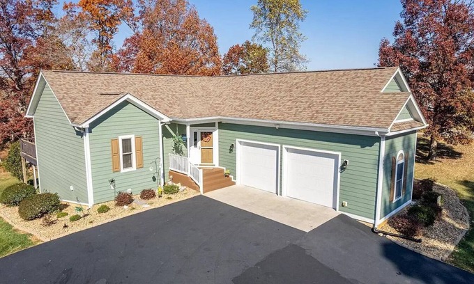 Huddleston Casa | 1066 Joffrey - 3 Bedroom Home 1st Fairway at Mariners SML