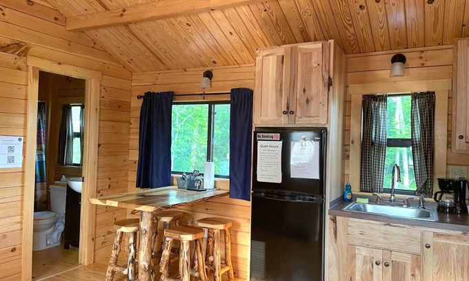 Logan Cabina | 107) Ibis Log Cabin. Close to Hocking Hills State Park and more!