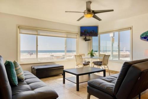 Mission Beach Casa | 107-Oceanfront Lux 17