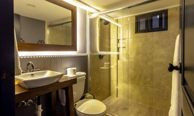 Barrio Urdesa Apartamento | 108 Consulado USA *Parking* Loft Praga Apts 3 pax
