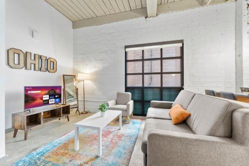Downtown Cleveland Apartamento | 108- The Cozy Comfy Spacious Loft Wi-Fi Parking Cafe