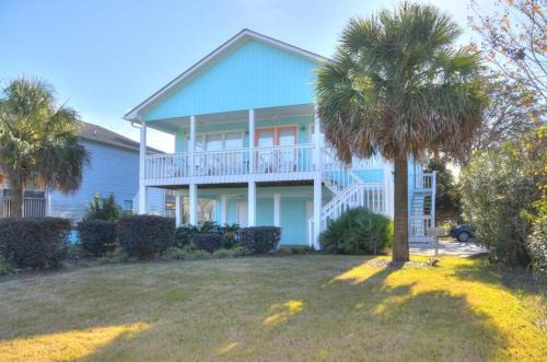 Long Beach Casa | 108 W Yacht Drive