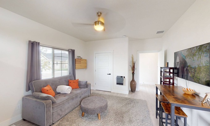 Twin Falls Apartamento | 1087C - TJ Rancher Corp & Vacn Rental -Kitchenette