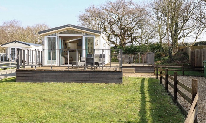 Pentney Cabaña | 109 PENTNEY LAKES, family friendly, with a garden in King's Lynn