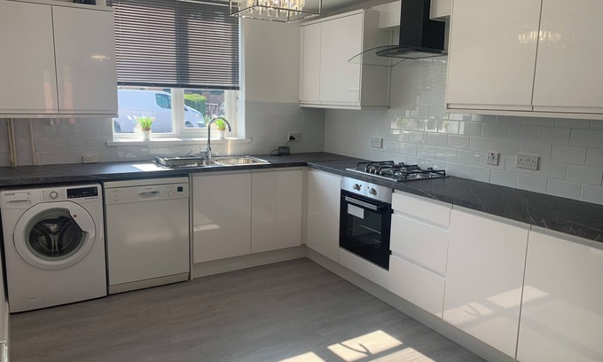 Kidlington Casa | 10min to Oxford - 3 Bedrooms - Sleeps 7 - Pets Ok